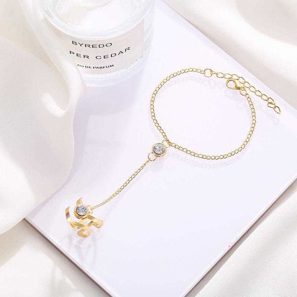 creative finger jewelry fashion bracelet beautiful diamond studded hollow v shaped ring one piece personalized female wholesale, Golden;silver
creative finger jewelry fashion bracelet beautiful diamond studded hollow v shaped ring one piece personalized female wholesale, Golden;silver