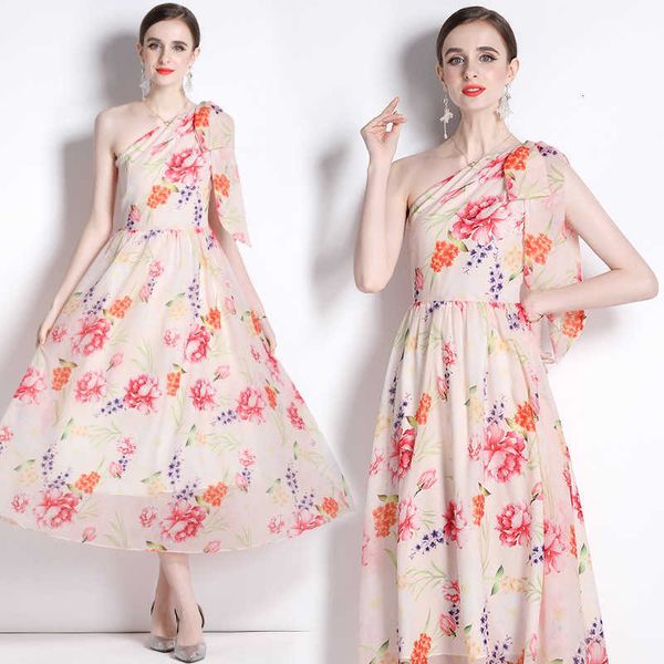 2023 early spring new holiday style elegant design sense oblique shoulder lace up print waist pulling dress, Black;gray
2023 early spring new holiday style elegant design sense oblique shoulder lace up print waist pulling dress, Black;gray