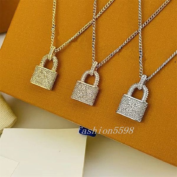 classic titanium steel lock necklace women's gold silver letters gift girlfriend wedding inlaid with diamonds luxury designer jewelry e
classic titanium steel lock necklace women's gold silver letters gift girlfriend wedding inlaid with diamonds luxury designer jewelry e