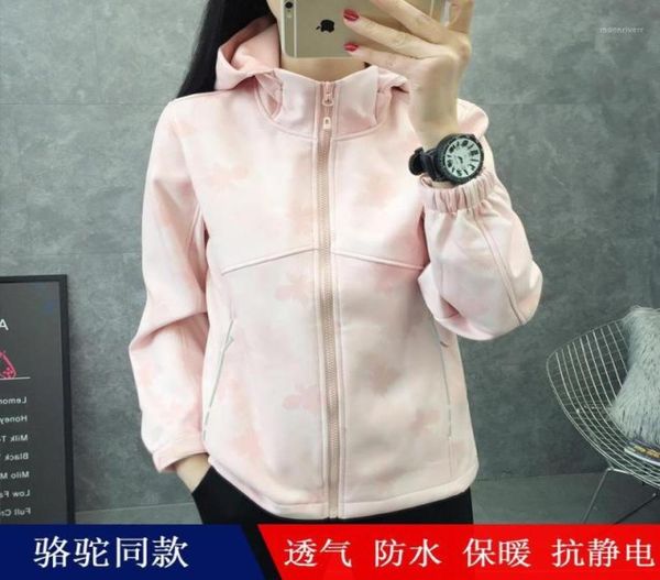 outdoor pants 2021 style soft shell raincoat jacket men and women autumn winter hoodie thin sports windproof waterproof coat whole9758548, Black;green
outdoor pants 2021 style soft shell raincoat jacket men and women autumn winter hoodie thin sports windproof waterproof coat whole9758548, Black;green