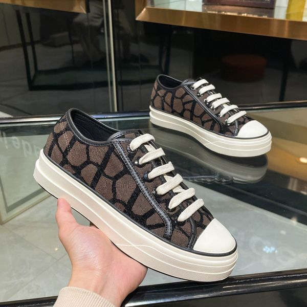fashion designer shoes real luxury leather handmade multicolor gradient technical sneakers women famous shoe casual shoes trainers 1978 w291, Black
fashion designer shoes real luxury leather handmade multicolor gradient technical sneakers women famous shoe casual shoes trainers 1978 w291, Black