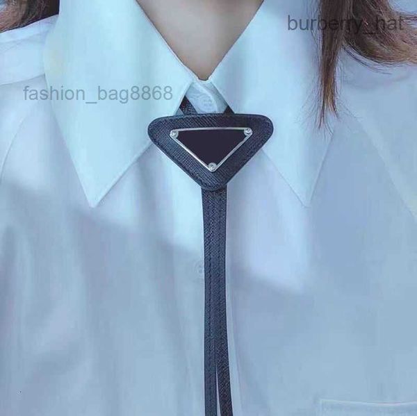 22prad necktie luxurys designer mens women designer ties fashion leather neck tie bow for men ladies with pattern letters neckwear fur solid, Blue;purple
22prad necktie luxurys designer mens women designer ties fashion leather neck tie bow for men ladies with pattern letters neckwear fur solid, Blue;purple