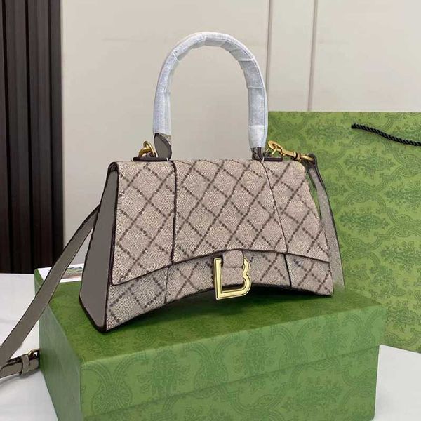 woman hourglass bags designer bags luxury handbags crossbody shoulder bag small purse handbag print letters 5a 2023
woman hourglass bags designer bags luxury handbags crossbody shoulder bag small purse handbag print letters 5a 2023