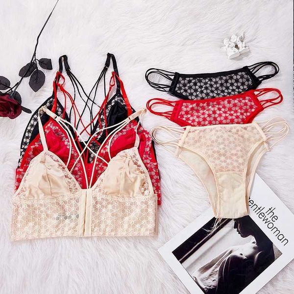 women's bra thin hollow-out brief sets lace underwear french romantic without underwire triangle cup, Red;black
women's bra thin hollow-out brief sets lace underwear french romantic without underwire triangle cup, Red;black