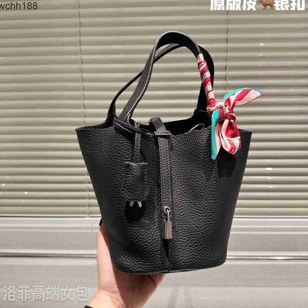 lightweight 2023 designer tote leather picotin bags locks bag bucket basket layer cowhide women's high handbag 18cm 2k9y
lightweight 2023 designer tote leather picotin bags locks bag bucket basket layer cowhide women's high handbag 18cm 2k9y