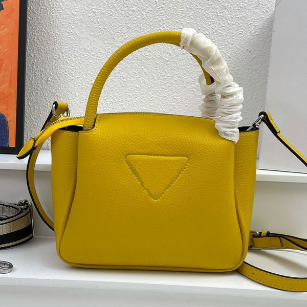 beach totes bag shoulder crossbody bags women handbag purse triangle pattern plain metal letters adjustable embroidery letter strap fashion
beach totes bag shoulder crossbody bags women handbag purse triangle pattern plain metal letters adjustable embroidery letter strap fashion