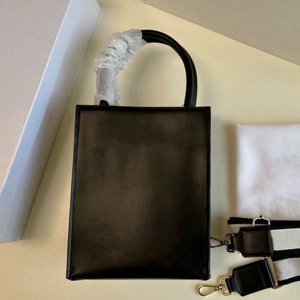 new designer bag women's handbag luxury one shoulder bag fashion casual senior crossbody bag seaside beach travel straw braided bag lar
new designer bag women's handbag luxury one shoulder bag fashion casual senior crossbody bag seaside beach travel straw braided bag lar