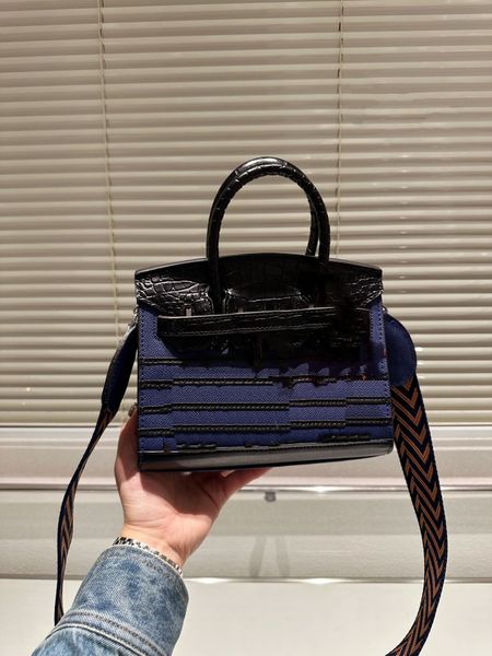 9a fashion tote platinum bag metal lock logo buckle opening designer handbag leather body window design canvas shoulder strap 20cm id michaf
9a fashion tote platinum bag metal lock logo buckle opening designer handbag leather body window design canvas shoulder strap 20cm id michaf