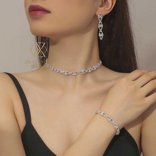 neck binding element full diamond necklace bracelet earrings three piece set, Golden;silver
neck binding element full diamond necklace bracelet earrings three piece set, Golden;silver