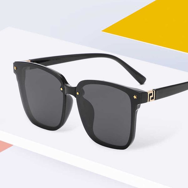 new polarized women's net red fashion tr large frame men outdoor driving riding sunglasses, White;black
new polarized women's net red fashion tr large frame men outdoor driving riding sunglasses, White;black