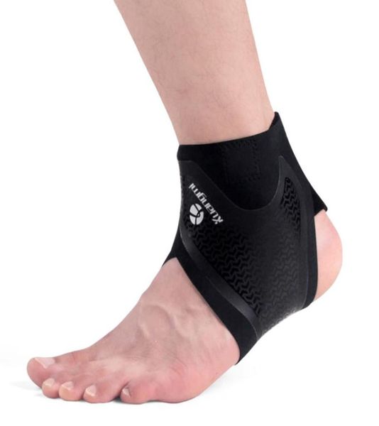 1 piece adjustable ankle support flimsy elastic foot safety equipment ankle brace protector running skiing ankle guard7157654, Blue;black
1 piece adjustable ankle support flimsy elastic foot safety equipment ankle brace protector running skiing ankle guard7157654, Blue;black