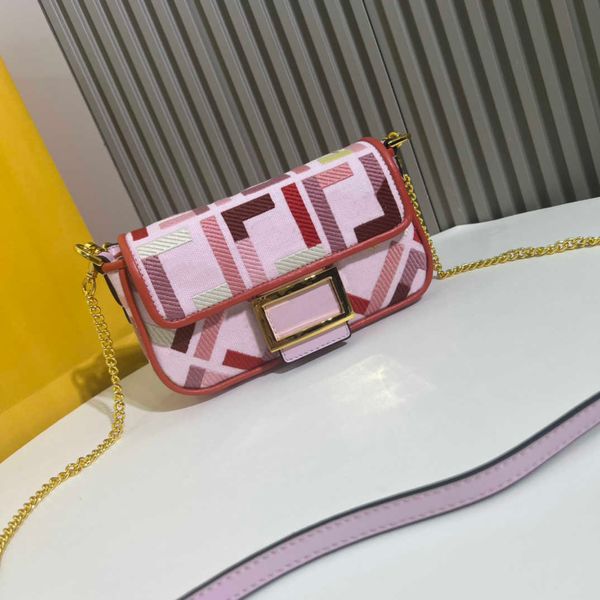 r chain diagonal bag fashion classic alphabet embroidery women baguette bag luxury handbag one shoulder bags high-quality
r chain diagonal bag fashion classic alphabet embroidery women baguette bag luxury handbag one shoulder bags high-quality