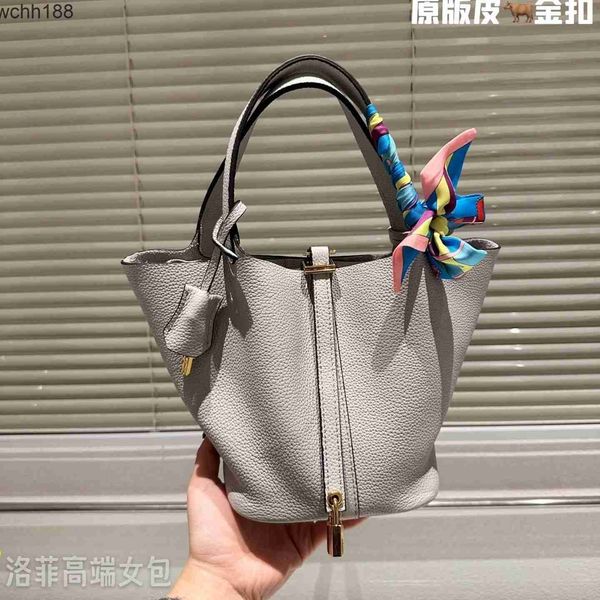 basket leather 2023 layer designer lightweight tote picotin cowhide women's bags bucket locks bag high handbag 18cm yt6y
basket leather 2023 layer designer lightweight tote picotin cowhide women's bags bucket locks bag high handbag 18cm yt6y