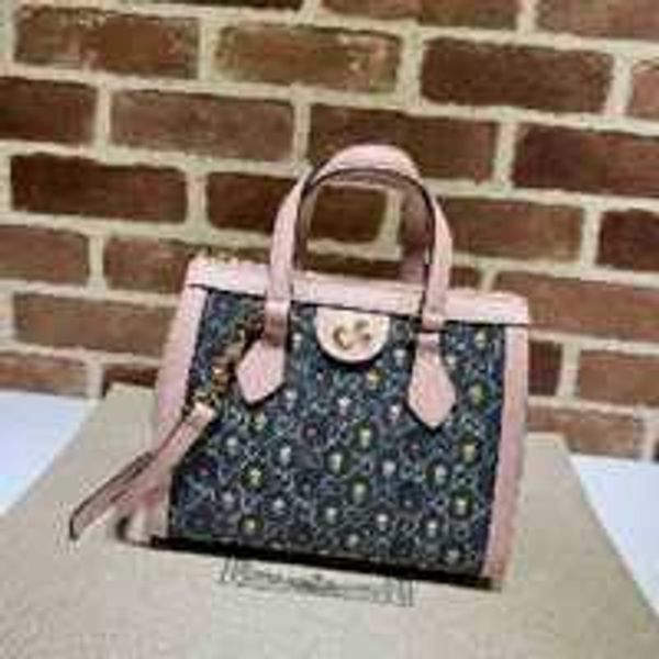 clothing luxury brand bags ophidia series small 547551 woman embossing handbag leather shoulder padlock messenger l9wr, Black;white
clothing luxury brand bags ophidia series small 547551 woman embossing handbag leather shoulder padlock messenger l9wr, Black;white