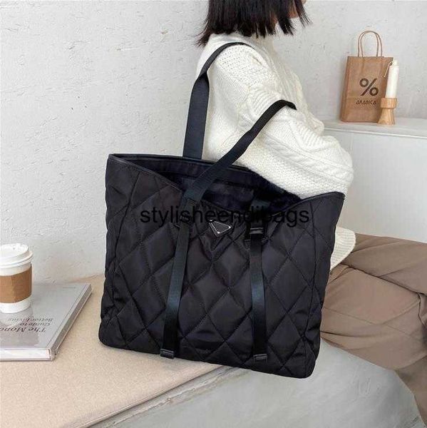 shoulder bags shoulder bags lingge embroidered thread women's bag spring/summer trendy fashion nylon cloth handbag underarmstylisheendi
shoulder bags shoulder bags lingge embroidered thread women's bag spring/summer trendy fashion nylon cloth handbag underarmstylisheendi