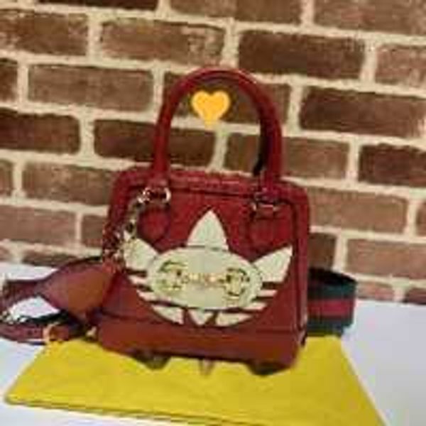 clothing luxury brand bags mini 677212 woman embossing handbag leather shoulder ophidia padlock 4cxh, Black;white
clothing luxury brand bags mini 677212 woman embossing handbag leather shoulder ophidia padlock 4cxh, Black;white