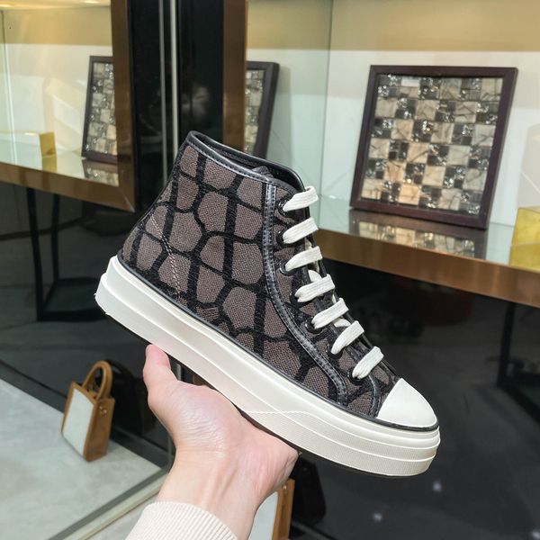 fashion designer shoes real luxury leather handmade multicolor gradient technical sneakers women famous shoe casual shoes trainers 1978 w291, Black
fashion designer shoes real luxury leather handmade multicolor gradient technical sneakers women famous shoe casual shoes trainers 1978 w291, Black