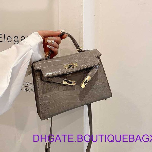 designer hremm kelys's evening bags for outlet french minority portable bag women's new stone carrie spring and summer 2023 have r
designer hremm kelys's evening bags for outlet french minority portable bag women's new stone carrie spring and summer 2023 have r