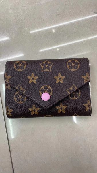 2023 new doudou short wallet designer women's one shoulder oblique cross handheld coin bag with with box bags, Red;black
2023 new doudou short wallet designer women's one shoulder oblique cross handheld coin bag with with box bags, Red;black