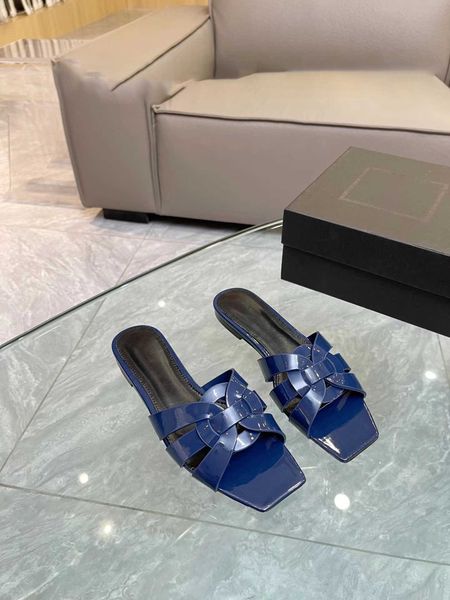 2023 5a beach slippers classic flat heel summer lazy designer fashion cartoon big head flops leather lady slides women shoes l bath ladies s, Black
2023 5a beach slippers classic flat heel summer lazy designer fashion cartoon big head flops leather lady slides women shoes l bath ladies s, Black