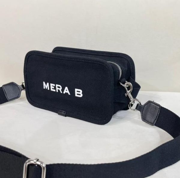 designer bag camera bag wide strap women's advanced casual niche design color matching single crossbody bag handbag
designer bag camera bag wide strap women's advanced casual niche design color matching single crossbody bag handbag