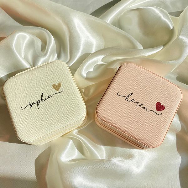 jewelry boxes personalized jewelry boxes travel jewelry case with name mother's day birthday holiday gifts for her bridesmaid proposal, Black;white
jewelry boxes personalized jewelry boxes travel jewelry case with name mother's day birthday holiday gifts for her bridesmaid proposal, Black;white