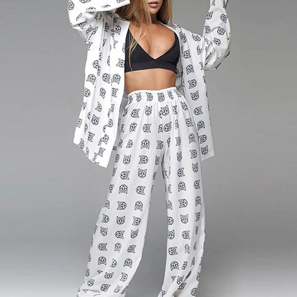 women's sleepwear 2023 animal print pajamas set for women satin silk full sleeve sleep robelong pants 2 pieces suit casual soft pjs 230, Black;red
women's sleepwear 2023 animal print pajamas set for women satin silk full sleeve sleep robelong pants 2 pieces suit casual soft pjs 230, Black;red