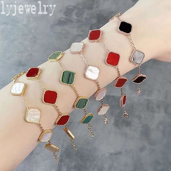 long moissanite bracelet four leaf clover plated gold bracelets charms fashion metal romantic present small retro luxury clover braceletes d, Golden;silver
long moissanite bracelet four leaf clover plated gold bracelets charms fashion metal romantic present small retro luxury clover braceletes d, Golden;silver