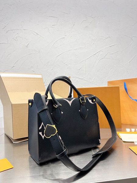 onthego pm totes luxurys designers bags handbags highquality ladies chain shoulder genuine leather purse embossing crossbody bag the tote ba
onthego pm totes luxurys designers bags handbags highquality ladies chain shoulder genuine leather purse embossing crossbody bag the tote ba