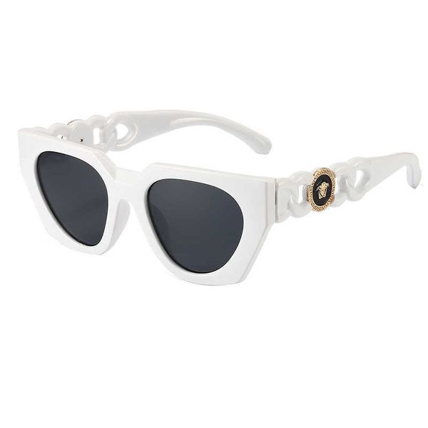 2022 new cat's eye sunglasses female personality head street shooting ins square glasses, White;black
2022 new cat's eye sunglasses female personality head street shooting ins square glasses, White;black