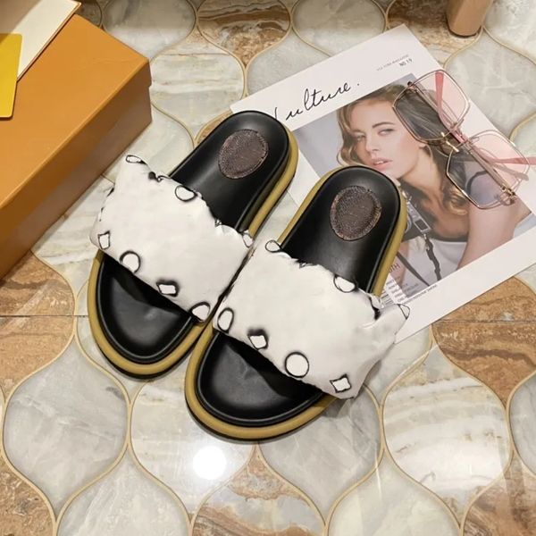 women designer slippers transparent pvc jelly lady letter printed luxury summer sandals comfortable flip flops size 35-42 l0jf, Black
women designer slippers transparent pvc jelly lady letter printed luxury summer sandals comfortable flip flops size 35-42 l0jf, Black