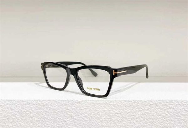 men's and women's eyeglass plate black full tom glasses frame tf5602, White;black
men's and women's eyeglass plate black full tom glasses frame tf5602, White;black