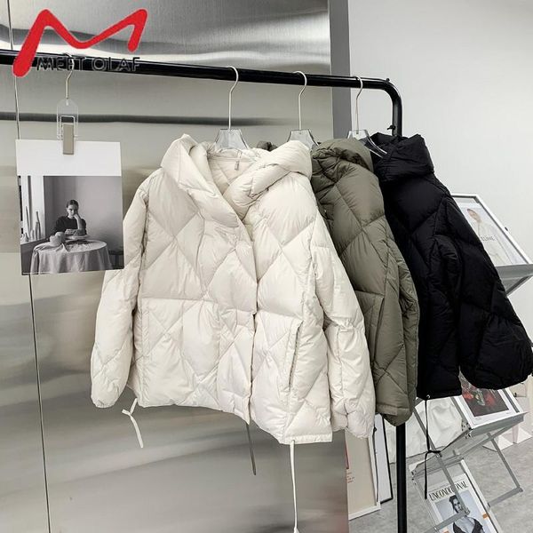 parkas 2022 winter women short parkas 90% white duck down jacket warm soft ultra light fashion puffer coat female hooded snow outwear, Black
parkas 2022 winter women short parkas 90% white duck down jacket warm soft ultra light fashion puffer coat female hooded snow outwear, Black