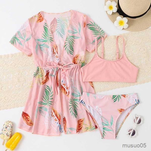 two-pieces splash into style trendy tropical print bikini set for girls 7-13 with kimono cover-up, Blue
two-pieces splash into style trendy tropical print bikini set for girls 7-13 with kimono cover-up, Blue