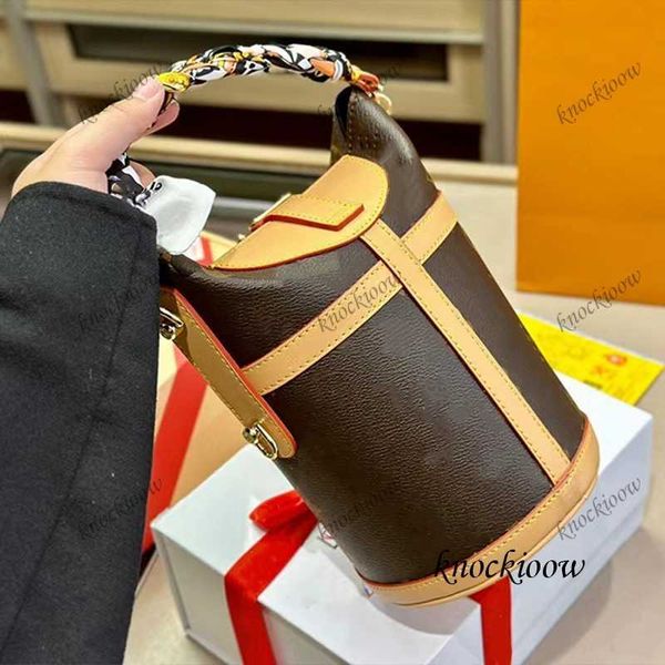 designer fashion fries bag pair of flowers color changing leather woman crossbody bag removable shoulder strap can be handheld crossbody lux
designer fashion fries bag pair of flowers color changing leather woman crossbody bag removable shoulder strap can be handheld crossbody lux