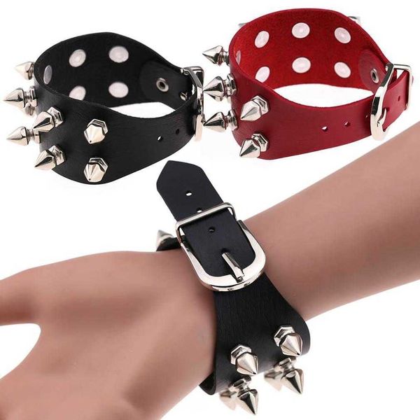 exaggerated personalized punk non mainstream pu leather bracelet tapered pointed rivet brace lace, Golden;silver
exaggerated personalized punk non mainstream pu leather bracelet tapered pointed rivet brace lace, Golden;silver