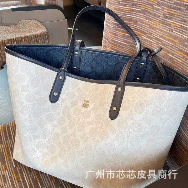stuff sacks 2023 new women's classic double sided mother shopping with old flower coating handheld one shoulder large capacity tote bag
stuff sacks 2023 new women's classic double sided mother shopping with old flower coating handheld one shoulder large capacity tote bag