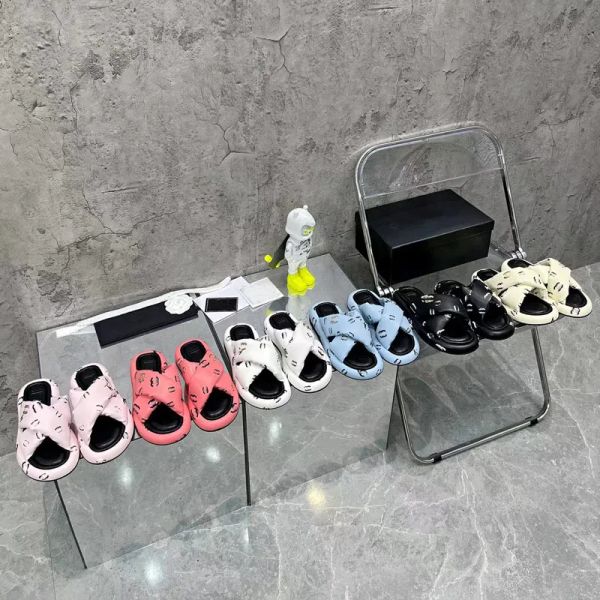 designer slippers cross bread slides women classic leather print pattern outdoors sandal ladys fashion casual flat soft muffin base, Black
designer slippers cross bread slides women classic leather print pattern outdoors sandal ladys fashion casual flat soft muffin base, Black