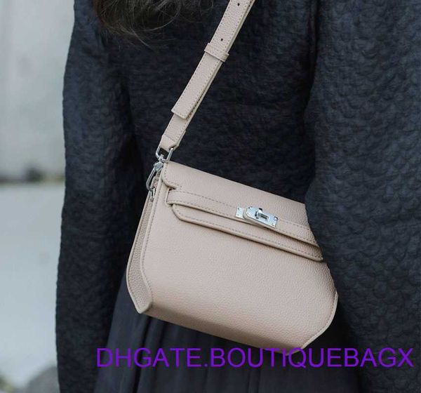 designer hremm kelys's bags for sale genuine leather 2023 new fashion premium postman commuter small headcoat cowhide one shoulder cros
designer hremm kelys's bags for sale genuine leather 2023 new fashion premium postman commuter small headcoat cowhide one shoulder cros