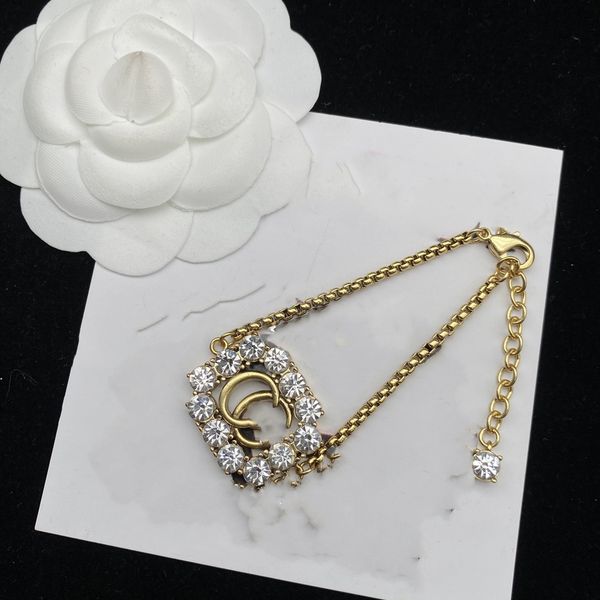 classic diamond letter g charm fashion atmosphere bracelet chain luxury designer bracelet women's party gift jewelry, Golden;silver
classic diamond letter g charm fashion atmosphere bracelet chain luxury designer bracelet women's party gift jewelry, Golden;silver