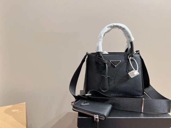 tote killer bag handbag women's large capacity classic genuine leather canvas mother bag metal triangle sequin designer bag id royalfas
tote killer bag handbag women's large capacity classic genuine leather canvas mother bag metal triangle sequin designer bag id royalfas