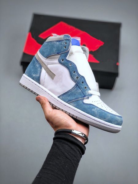 authentic 1s basketball shoes for women men 1 high og dresses up in hyper royal light smoke grey white 2023 designer athletic sports sneaker
authentic 1s basketball shoes for women men 1 high og dresses up in hyper royal light smoke grey white 2023 designer athletic sports sneaker