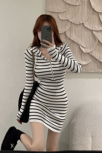 casual dresses mini casual zip striped hooded dress bodycon hip slim black white contrast sweater dress vestido 230509, Black;gray
casual dresses mini casual zip striped hooded dress bodycon hip slim black white contrast sweater dress vestido 230509, Black;gray