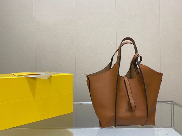 10a fashion tote metal t logo handbag women's genuine leather classic designer genuine leather commuter shopping bag id royalfashion_ba
10a fashion tote metal t logo handbag women's genuine leather classic designer genuine leather commuter shopping bag id royalfashion_ba