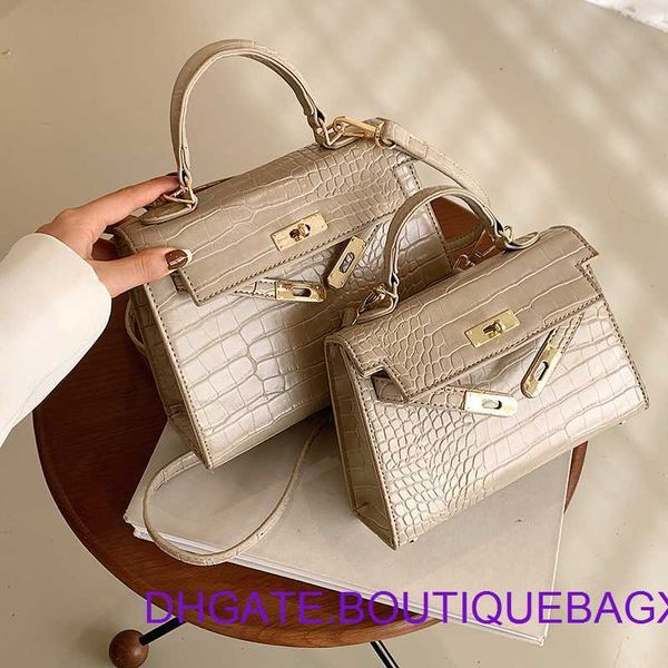 designer hremm kelys's evening bags for outlet popular carry-on bag women in autumn and winter 2023 have real logo
designer hremm kelys's evening bags for outlet popular carry-on bag women in autumn and winter 2023 have real logo