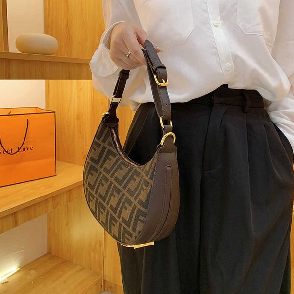2023 handbag new french design underarm fashion trend western style one shoulder crossbody bag for women
2023 handbag new french design underarm fashion trend western style one shoulder crossbody bag for women