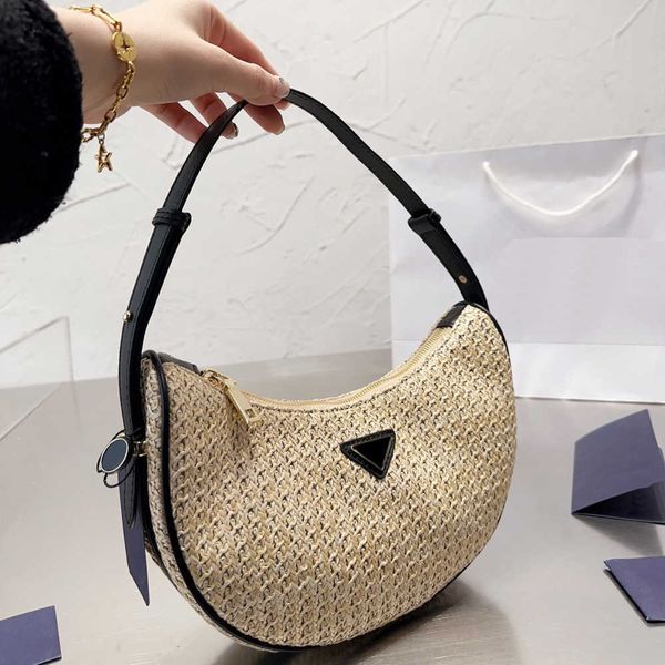 the tote bag underarm bag designer women woven handbag designers womens fashion classic large capacity solid color handbags
the tote bag underarm bag designer women woven handbag designers womens fashion classic large capacity solid color handbags