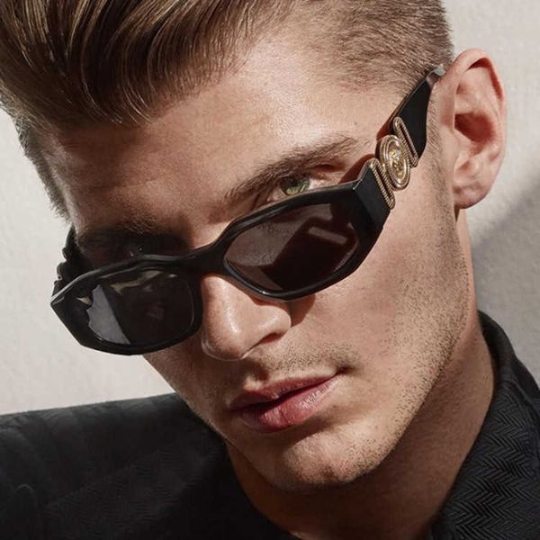 2021 new street shoot small box multi color optional fashion sunglasses, White;black
2021 new street shoot small box multi color optional fashion sunglasses, White;black