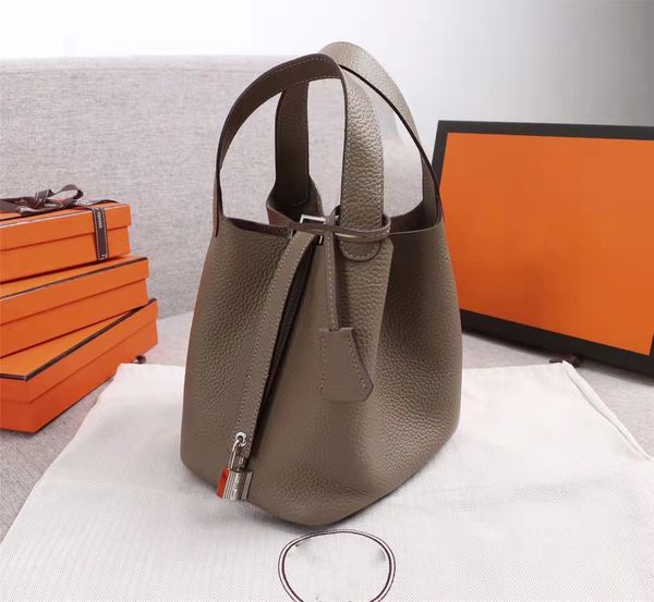 designer bag women tote bag luxury brands handbag large capacity multifunctional with original dust bag mm size 06330
designer bag women tote bag luxury brands handbag large capacity multifunctional with original dust bag mm size 06330