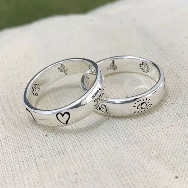 2022 luxury fashion designer couple ring silver letter graffiti temperament classic personality full couple gift women's party engageme, Golden;silver
2022 luxury fashion designer couple ring silver letter graffiti temperament classic personality full couple gift women's party engageme, Golden;silver